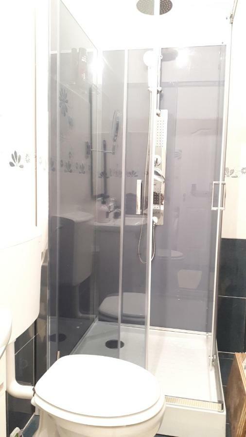 أرادايا City Center Minimalist Apartment المظهر الخارجي الصورة
